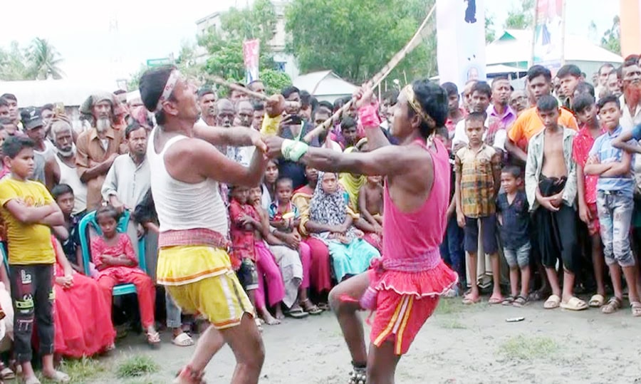 গোপালপুরে গ্রাম বাংলার ঐতিহ্যবাহী লাঠি খেলা অনুষ্ঠিত