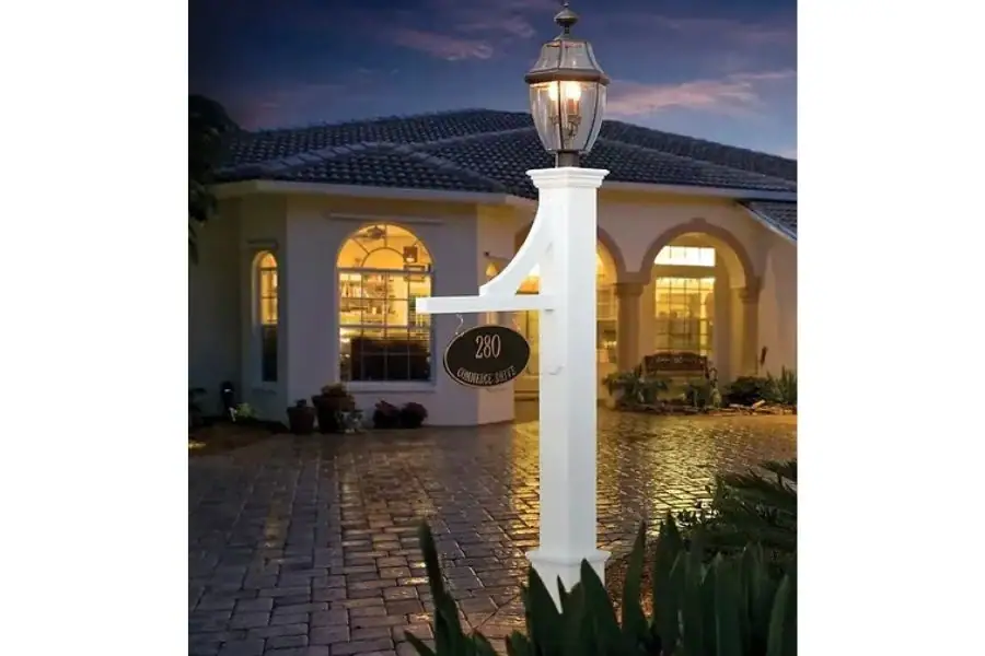 Elegant Lamp Posts to Illuminate and Inspire