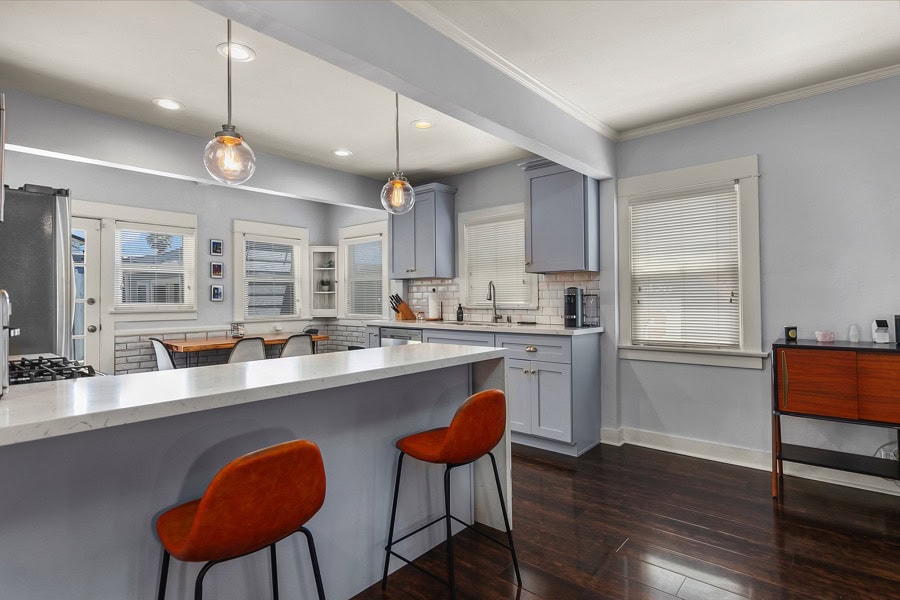 2632 Madison Avenue - Kitchen