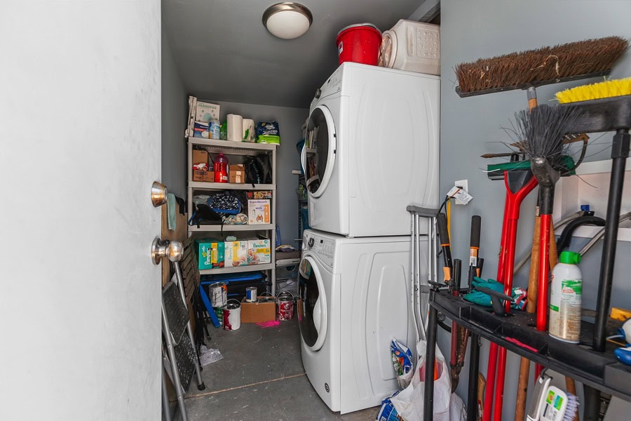 2632 Madison Avenue - Room with Washing Machine, Dryer, and Extra Storage Area
