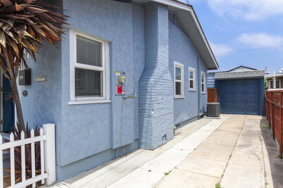 2632 Madison Avenue - Driveway Parking Area