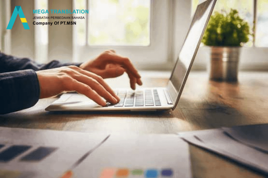 staff marketing adalah
