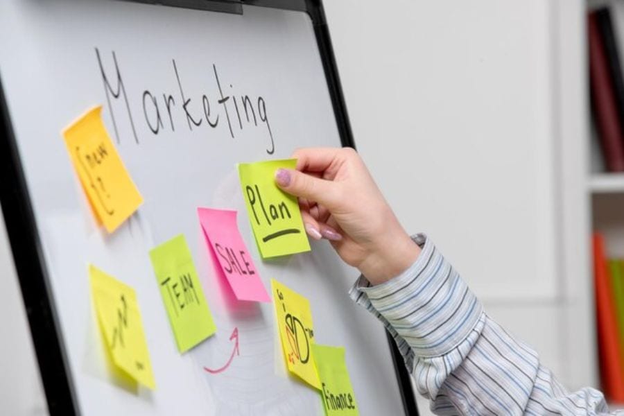 bagaimana staff marketing