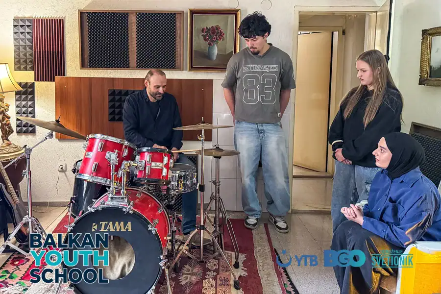 Umetnost kao jezik mladih: Muzika, talenti i zajedničko stvaranje