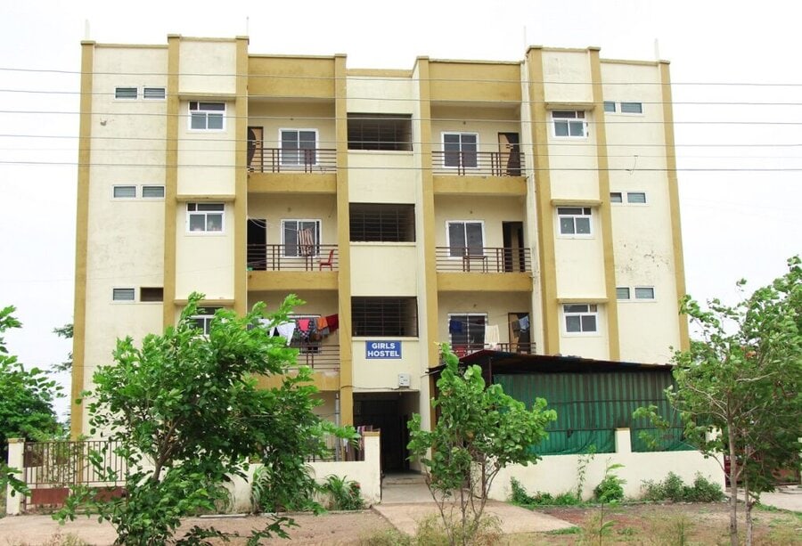 Hostel & Staff 2 Girls Hostel