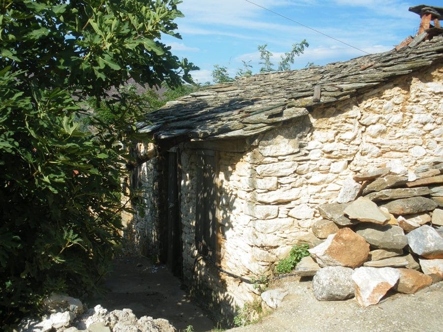 Evia Koskina land and derelict outbuildings