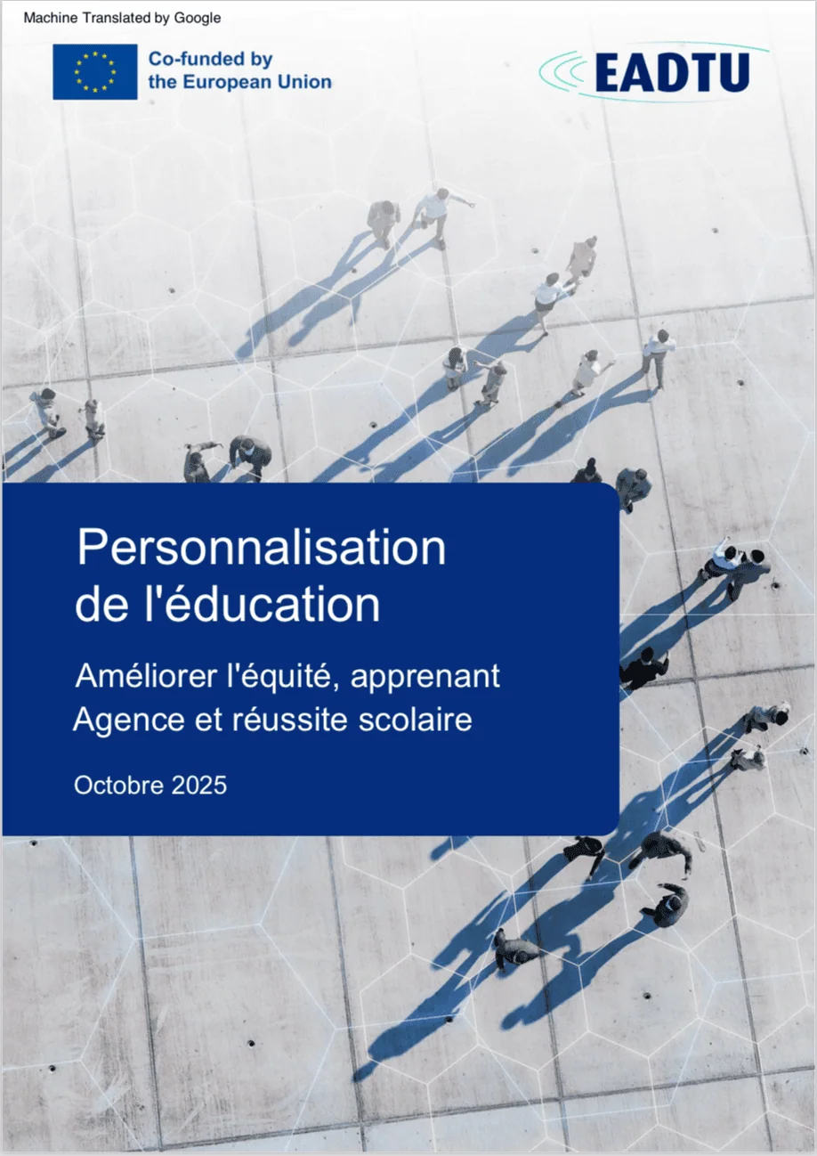 Couverture du rapport : Personnalisation de l’éducation : renforcer l’équité, l’autonomie des apprenants et la réussite académique > une photo (décorative) de personnes debout avec une source de lumière de côté qui produit des grands ombres sur le sol.