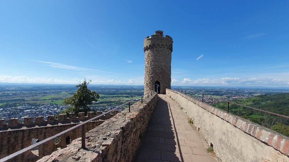 Die Burgmauer des Schloss Auerbach
