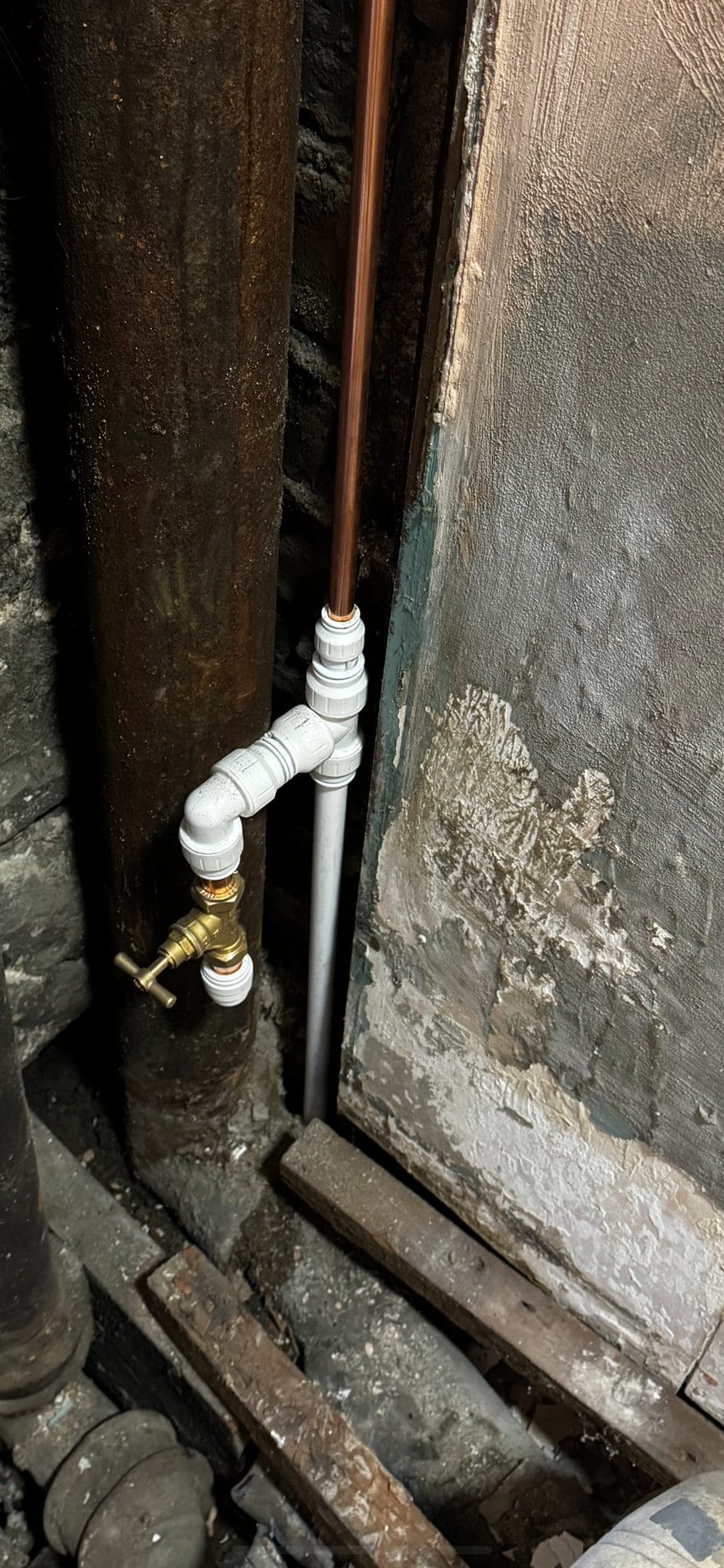 Burst Pipe needed new stopcock installation in Govanhill Glasgow