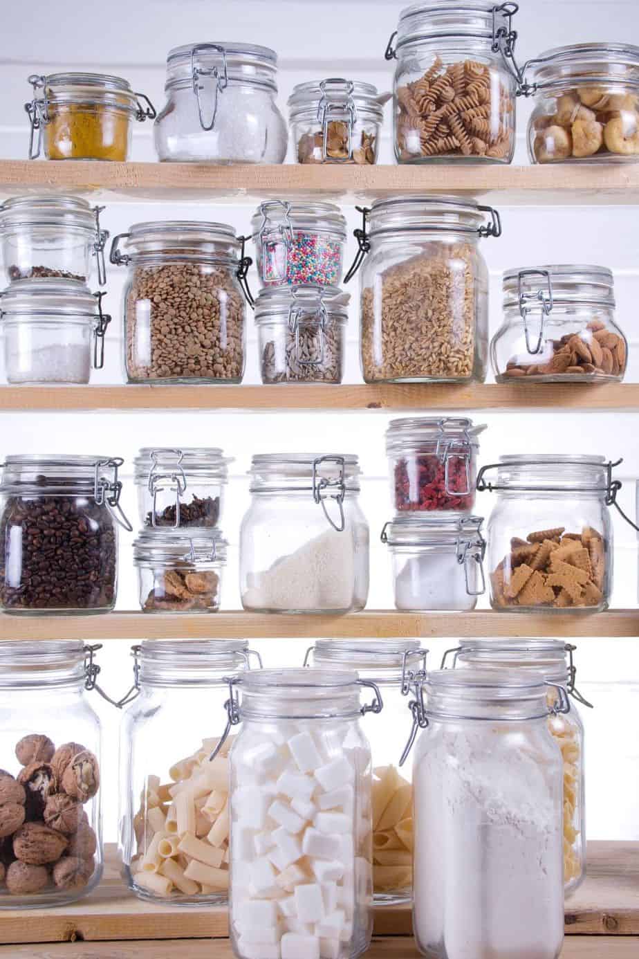 Start the year off on the right note. Here are 5 Things To Organize In The New Year Plus A Free Daily Planner To Keep You Organized. These home organization tips will give you a fresh start for the New Year! #homeorganization #mariekondo #kitchenorganization