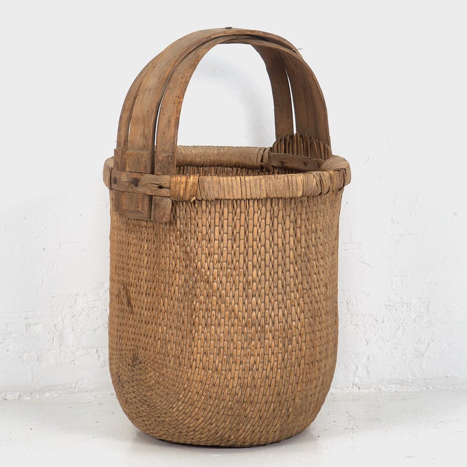 Ancien panier en saule avec anse en bois massif (c.1870) #1