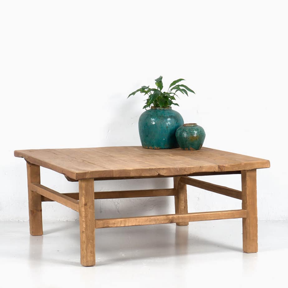 Table basse carrée en bois massif ancien