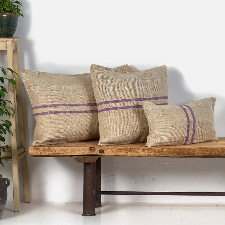 Cojines de lino antiguo de rayas color lila