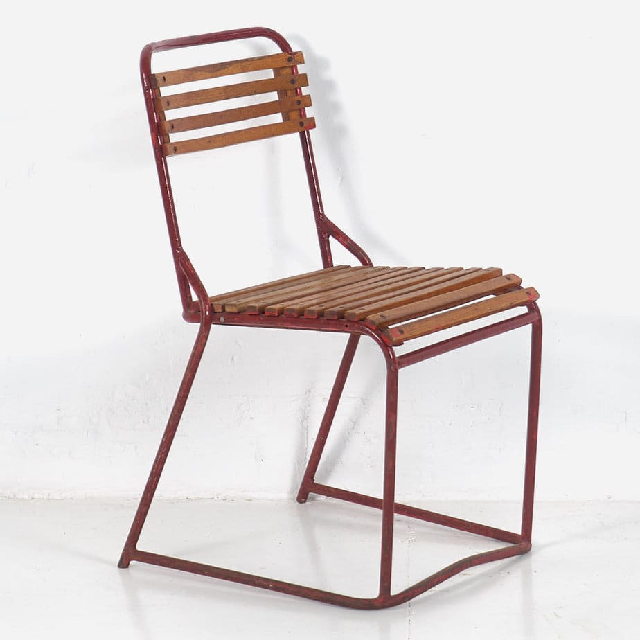 Silla para jardín antigua de color rojo (c.1900)