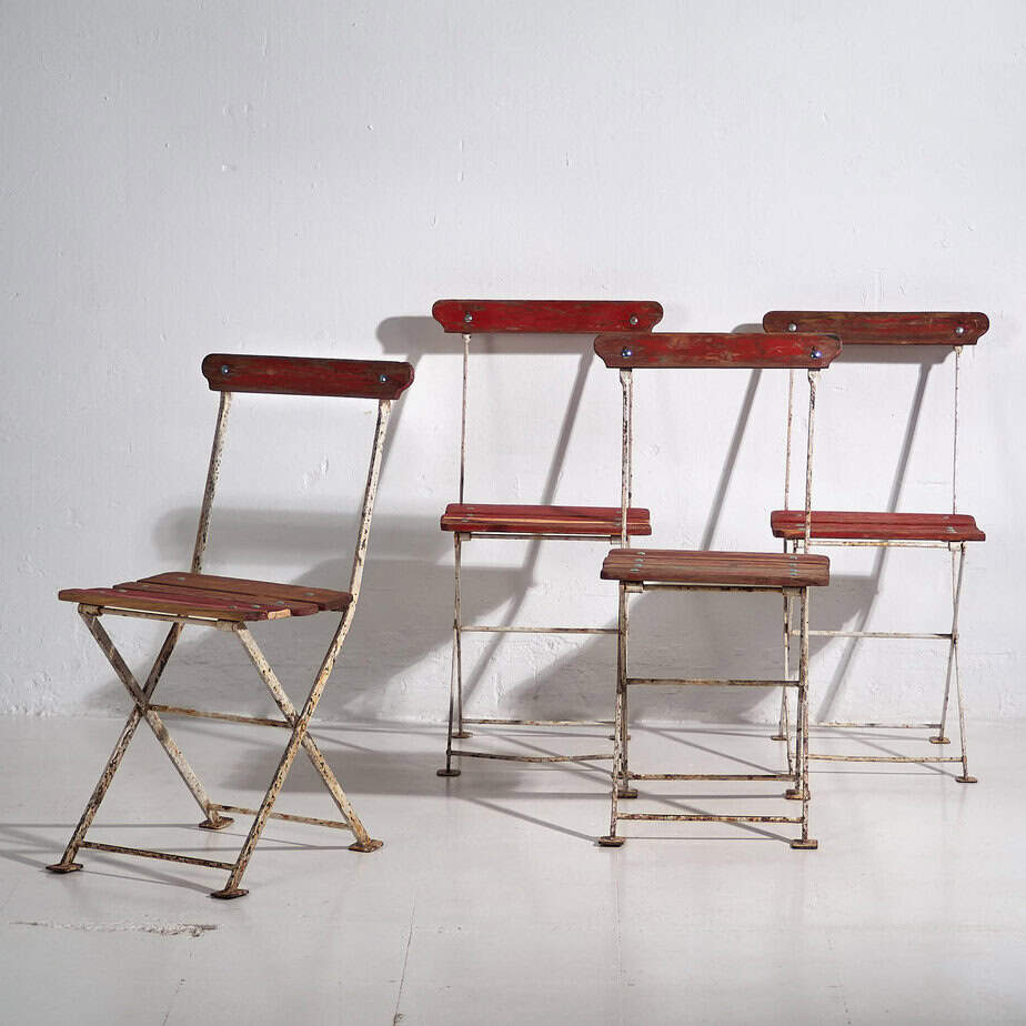 Antique red garden folding chairs (c.1920). Set of 4 pieces