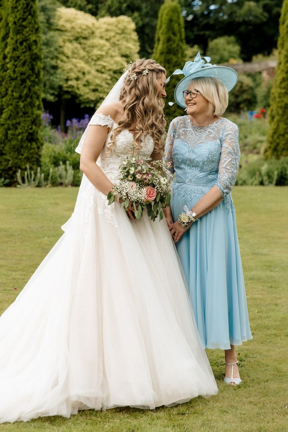 abbeywood estate outdoor wedding ceremony in cheshire