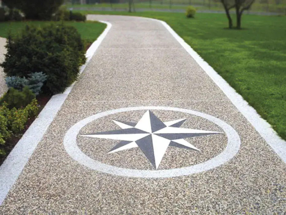 Prima Drain Stone® Prima Pavimenti — sistema drenante con superficie in pietra naturale drenante per la gestione sostenibile delle acque meteoriche in aree verdi e giardini pubblici.