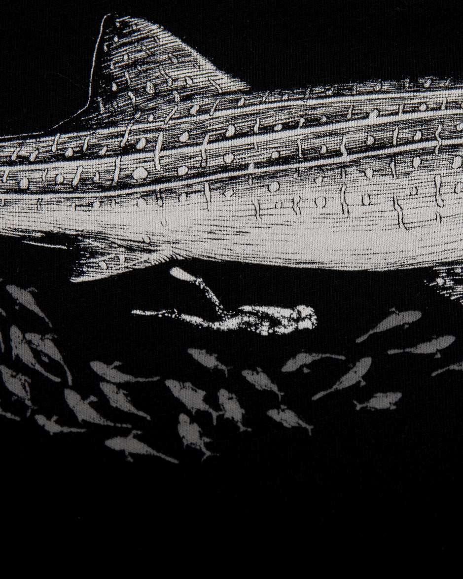 CAMISETA TIBURON BALLENA NEGRO
