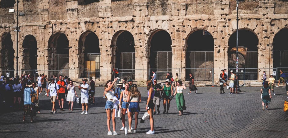 How many hours do you need at Colosseum