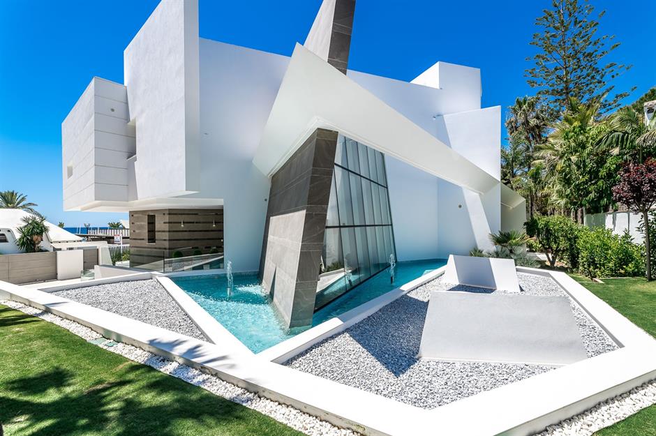 The-Worlds-Most-Spectacular-Modern-Homes_17 The-Worlds-Most-Spectacular-Modern-Homes_17 The World's Most Spectacular Modern Homes_17 modern homes The World’s Most Spectacular Modern Homes The Worlds Most Spectacular Modern Homes 17
