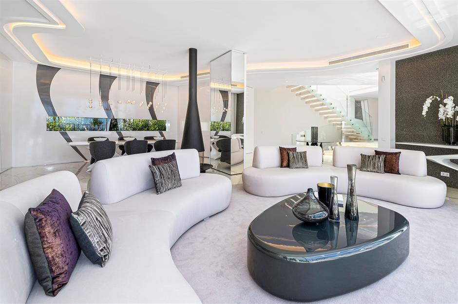 The-Worlds-Most-Spectacular-Modern-Homes_18 The-Worlds-Most-Spectacular-Modern-Homes_18 The World's Most Spectacular Modern Homes_18 modern homes The World’s Most Spectacular Modern Homes The Worlds Most Spectacular Modern Homes 18