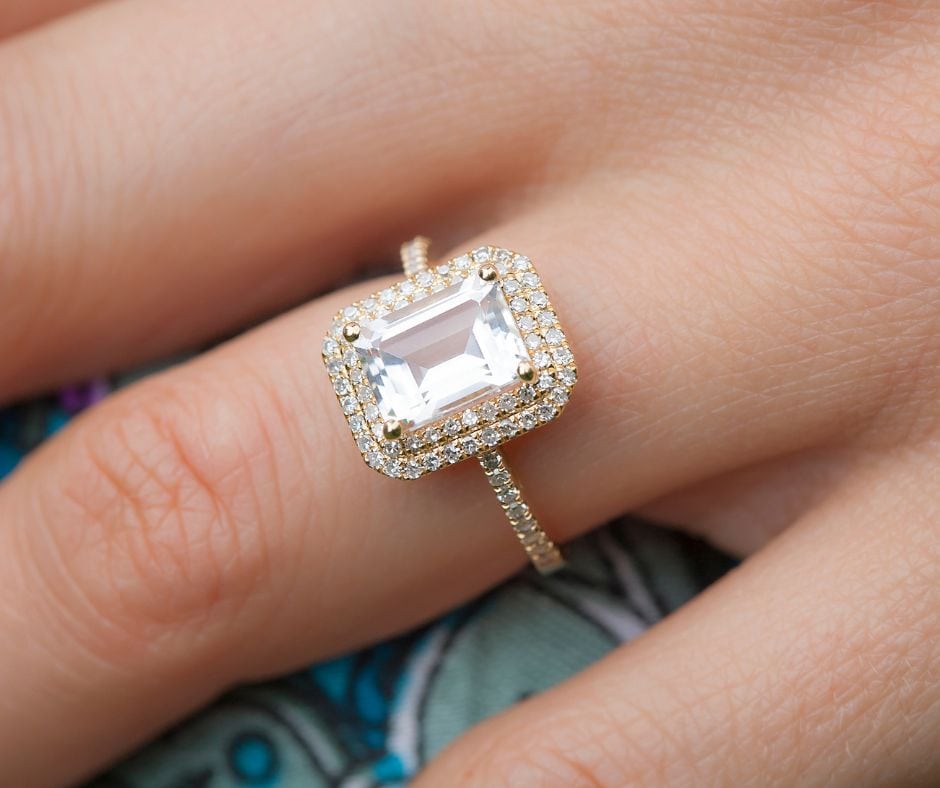Engagement rings symbolize the commitment and love between two individuals embarking on a journey together. As one of the most significant purchases in a couple's life, choosing the right engagement ring involves exploring various styles to find the perfect fit.