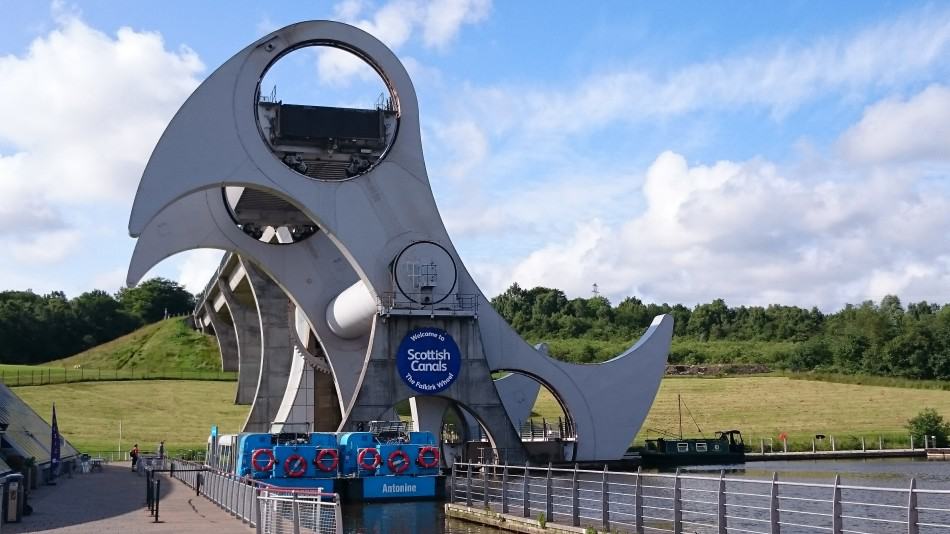 Falkirk Wheel Rotating canal boat lift