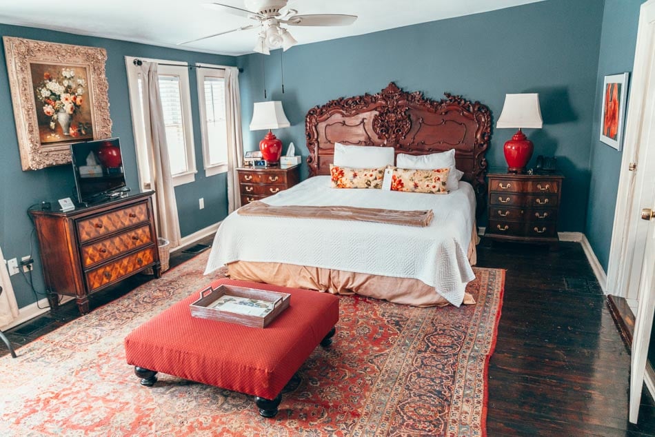 Charming bed & breakfast room with vintage furniture in Savannah, Georgia