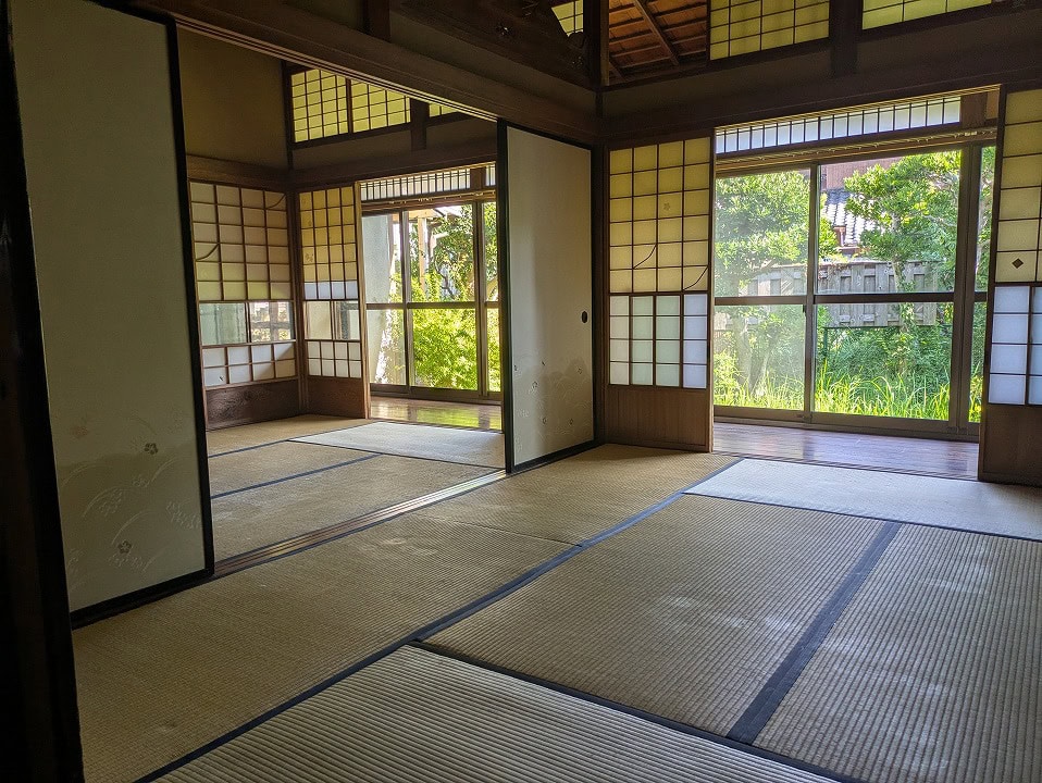 大磯町東小磯 平家一戸建て築80年超え 庭付き貸家