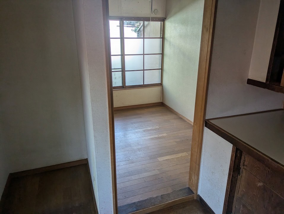 大磯町東小磯 平家一戸建て築80年超え 庭付き貸家