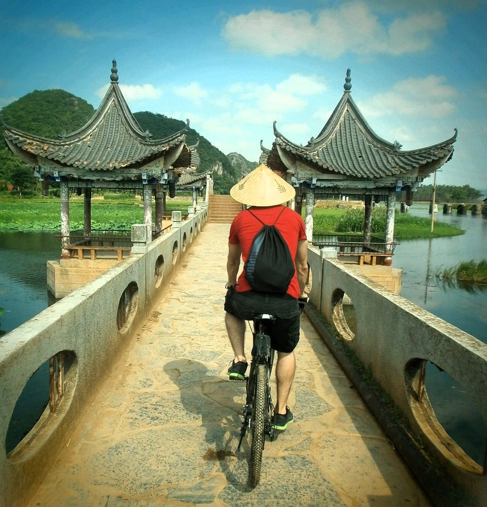 Recorriendo Puzhehei en bicicleta, Yunnan