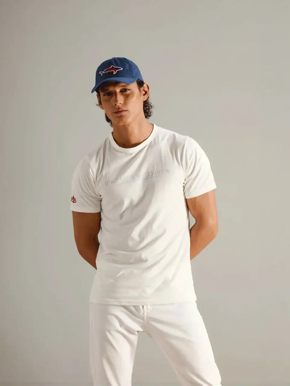 Camiseta Tiburón Martillo Brújula Nácar