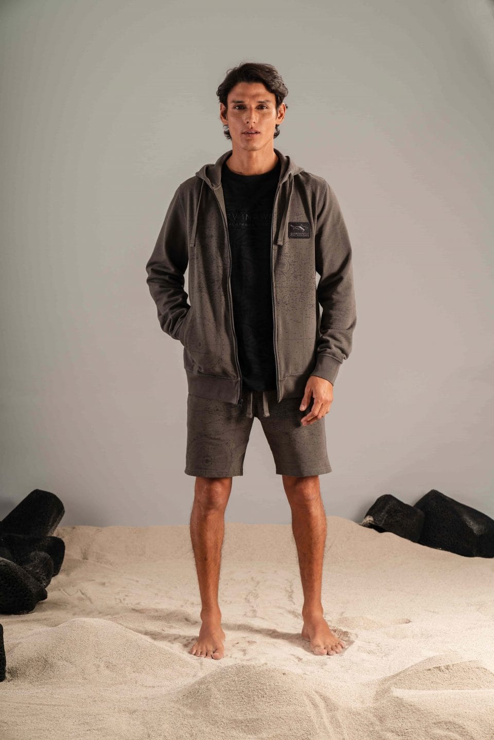 SUDADERA CON CAPUCHA MAPA GALÁPAGOS GRIS