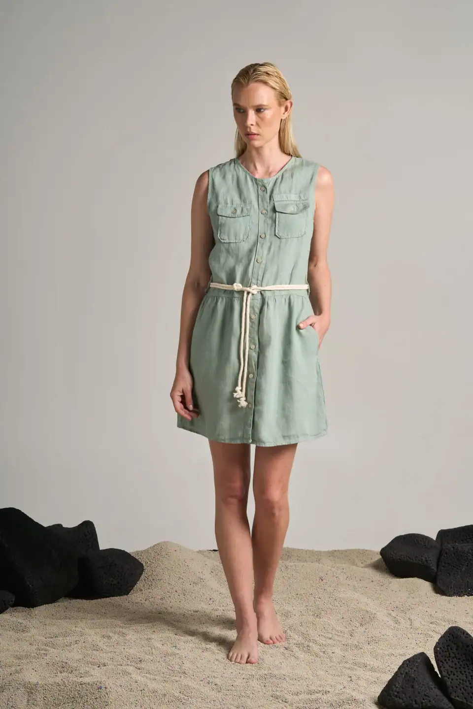 VESTIDO DE LINO EXPLORADOR VERDE MENTA