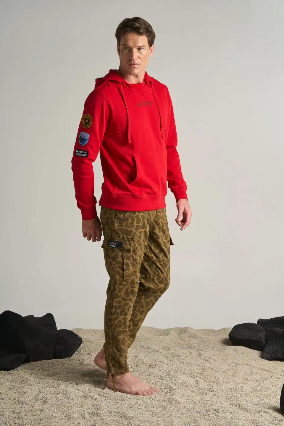 SUDADERA CON CAPUCHA UNISEX GUARDIAN DE TIBURONES ROJA