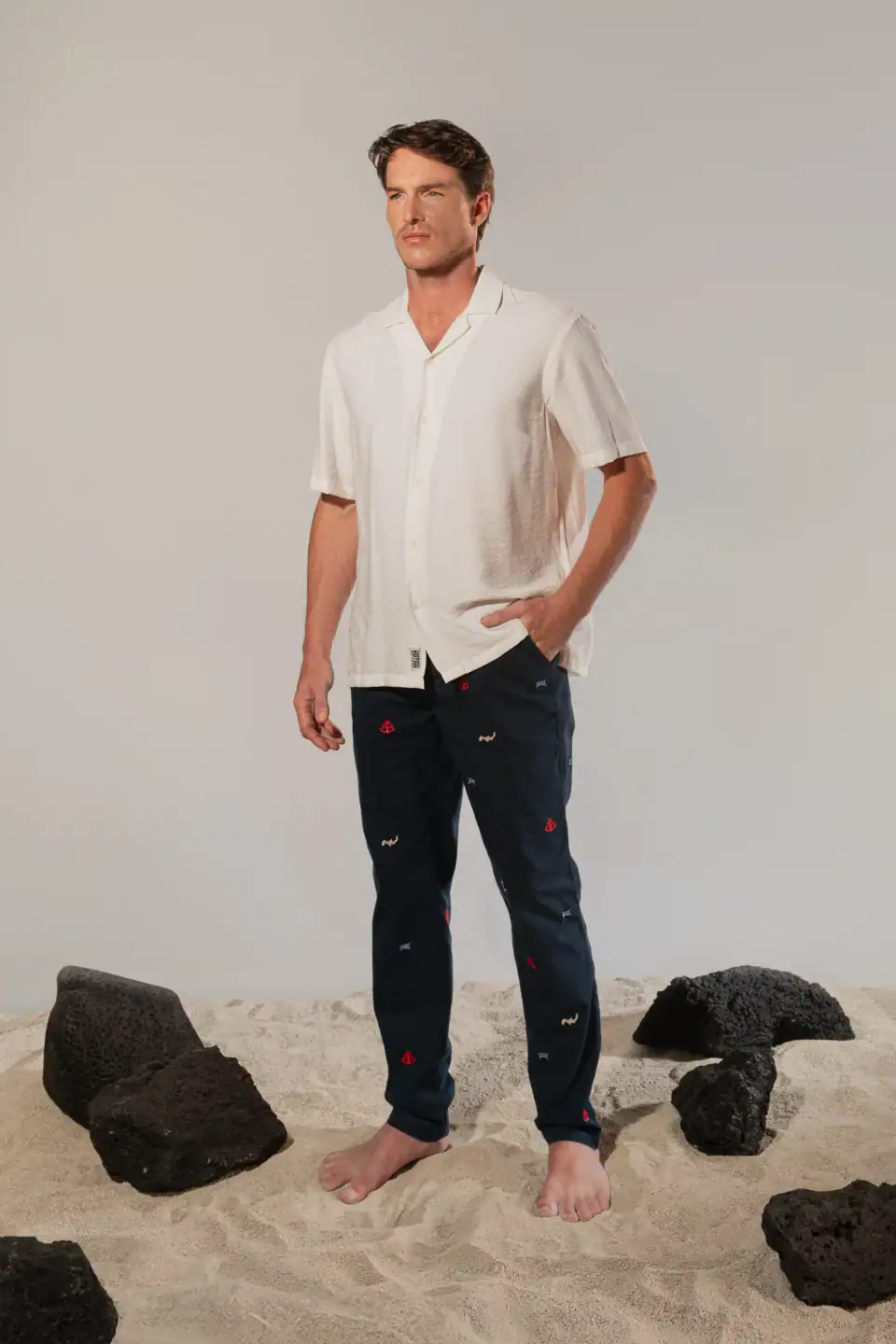 PANTALÓN BORDADO DE ALGODÓN AZUL NAVY