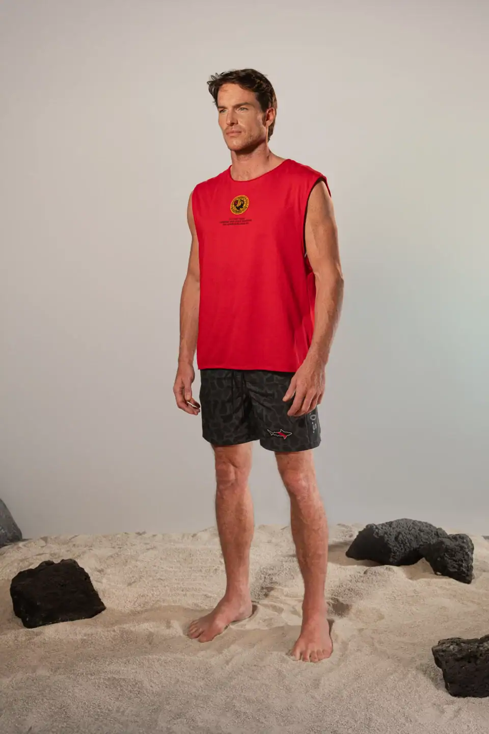 CAMISETA SIN MANGA UNISEX GUARDIAN DE TIBURONES ROJA