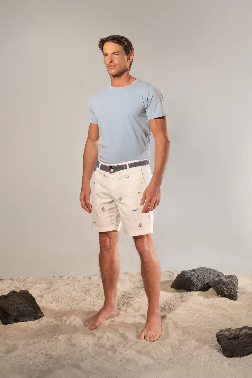 BERMUDA DE ALGODÓN BORDADO NACAR