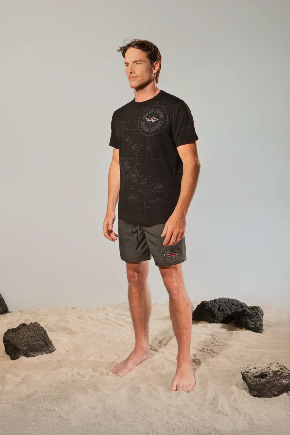 CAMISETA LOGO BÁSICO NEGRO