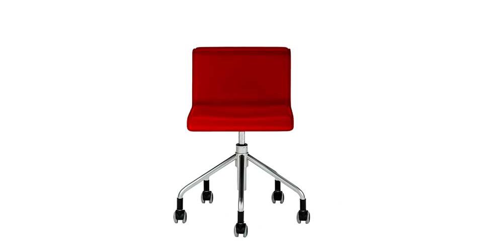 Sedia girevole regolabile in altezza con o senza ruote per garantirti il massimo del comfort.