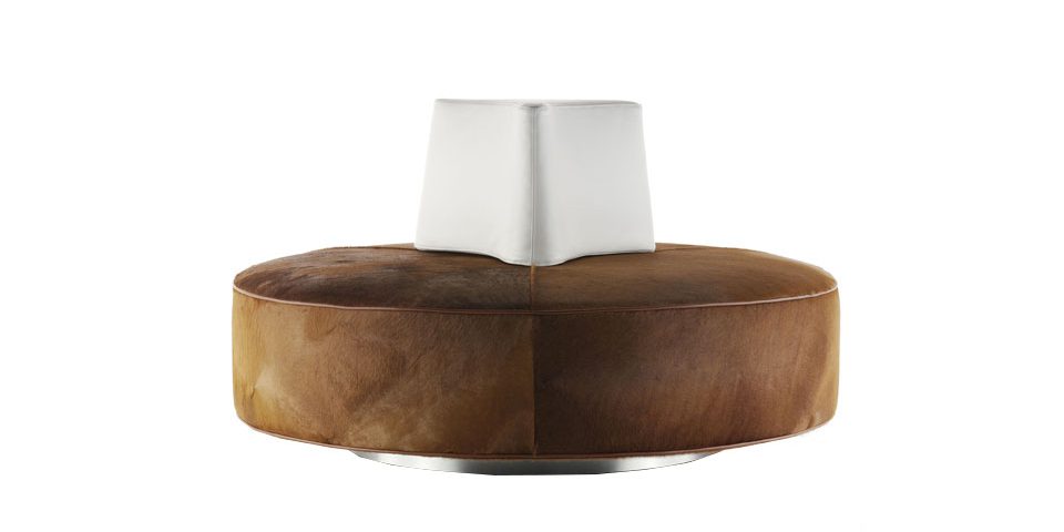 Round large pouf with a solid wooden structure by Altek Italia Design