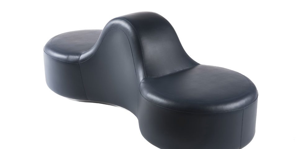 Waiting room black bench by Altek Italia Design