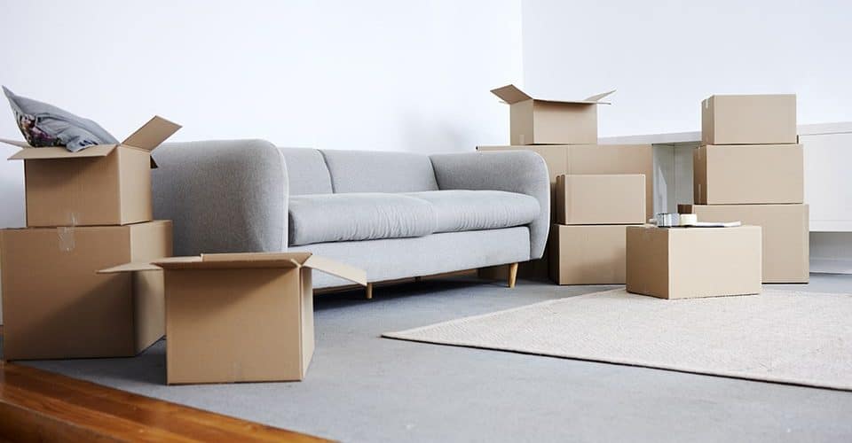 Louer un camion avec chauffeur pour le transport de vos achats de mobiliers