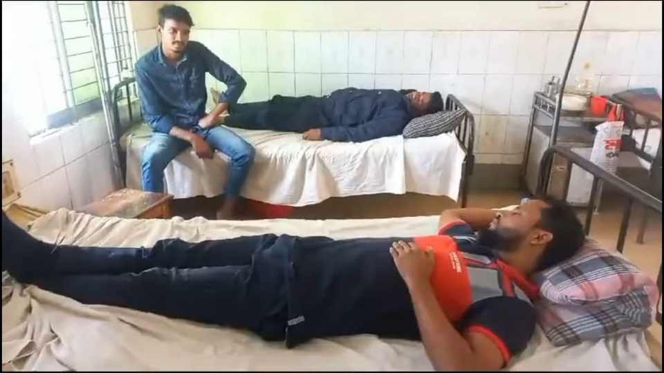 পীরগঞ্জে ককটেল বিস্ফোরণে দুই পুলিশ সদস্য আহত,আটক ৩