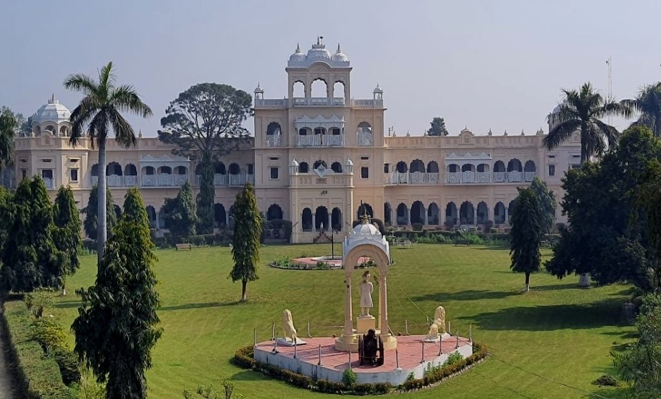 महेश विलास पैलेस- महल