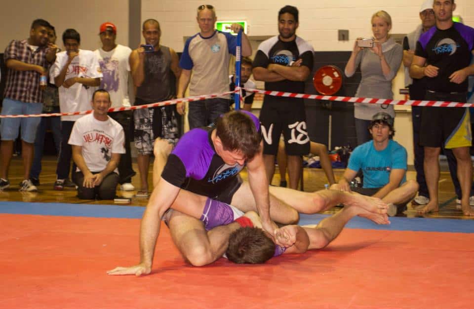 Sonny Brown - Gogoplata from mount