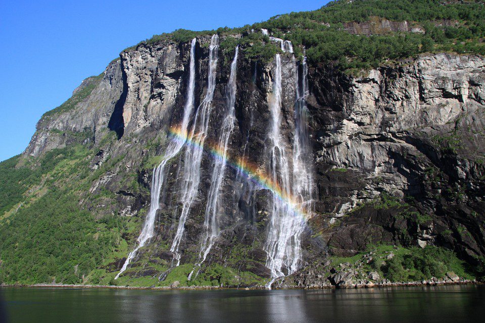 Seven.Sisters.Waterfall.640.954