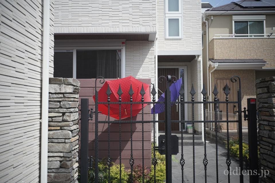 Leica(Leitz) Summaron 35mm F3.5 Lマウント 描写の特徴とレビュー作例 雨上がり エモい写真画像 ブログ