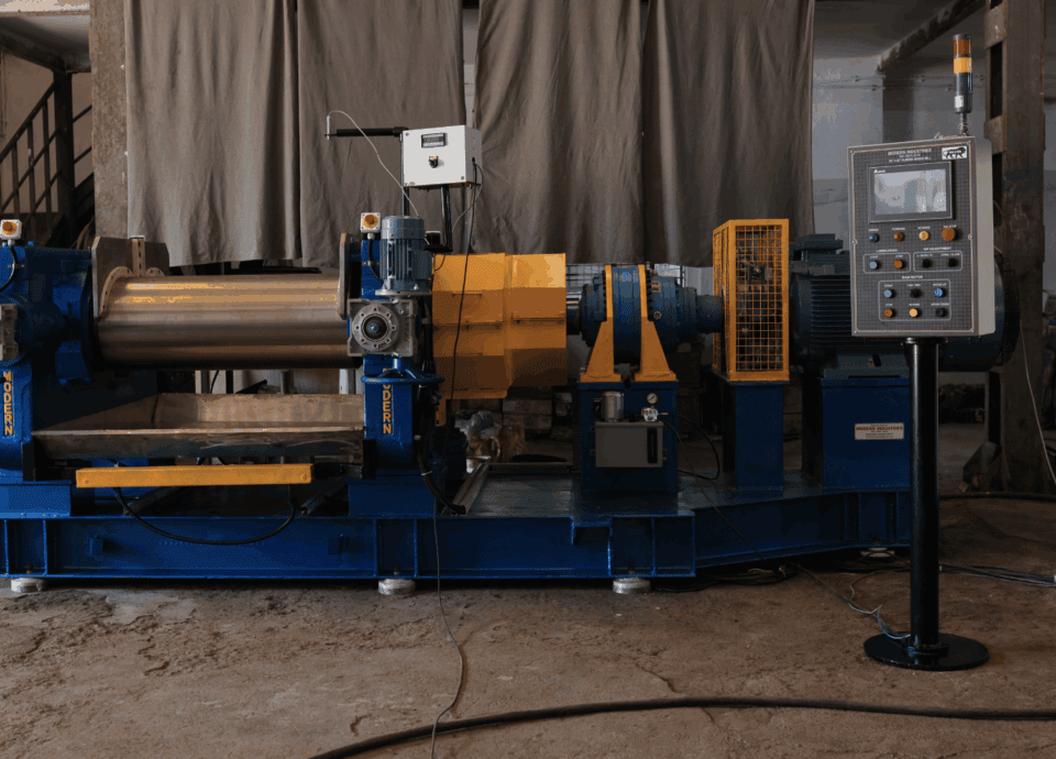 Modern Machine Rubber Mixing Mill - Two Roll Mill for Industrial Rubber Compounding.