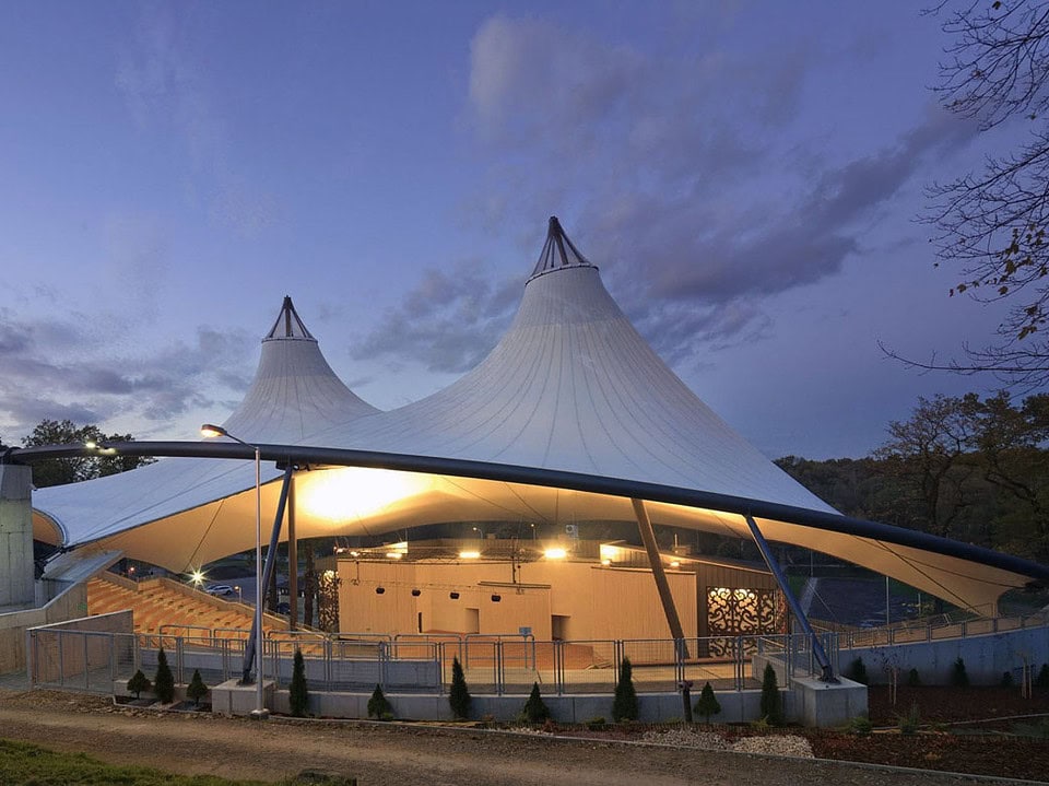 kanopi membrane, puncak, arsitektur modern